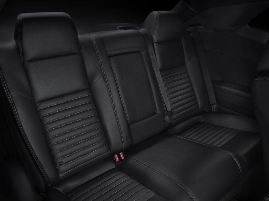  Dodge Challenger R/T 2010 года  (фото 2 из 18)
